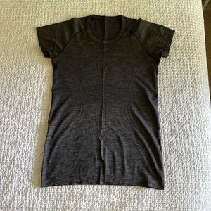 lululemon swiftly tech short sleeve size 8